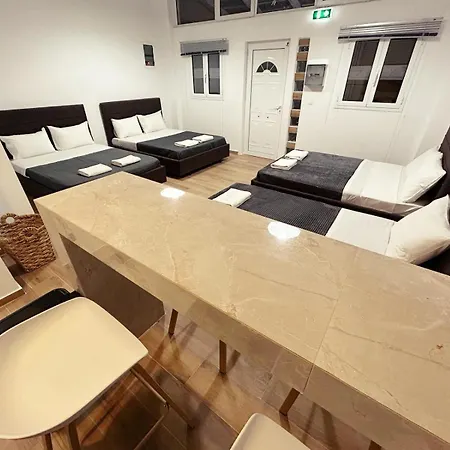 Pedro Navarino Ii Apartment
